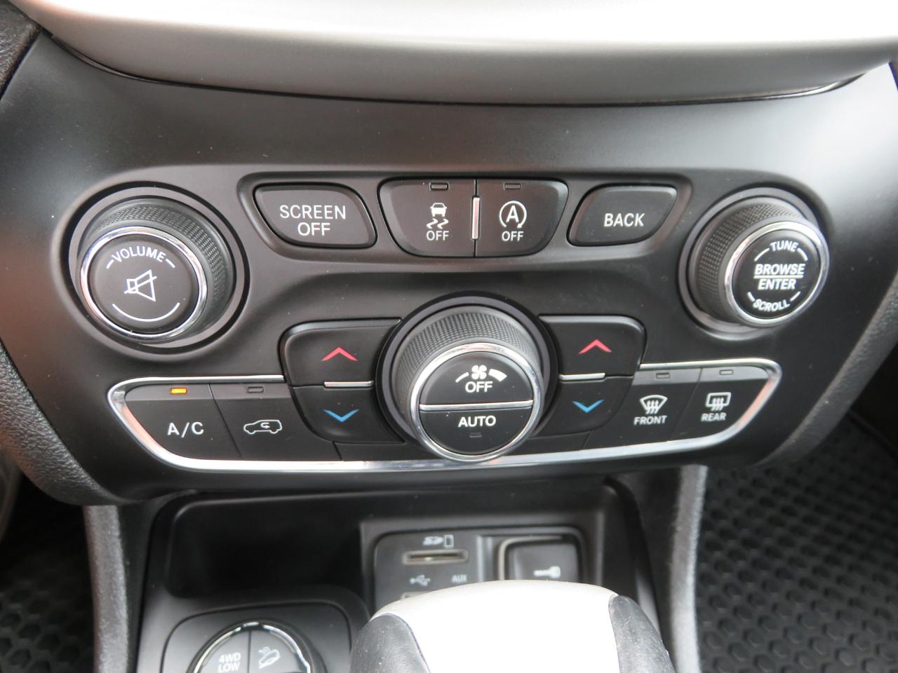 Jeep Cherokee 4WD 4dr Trailhawk 2015