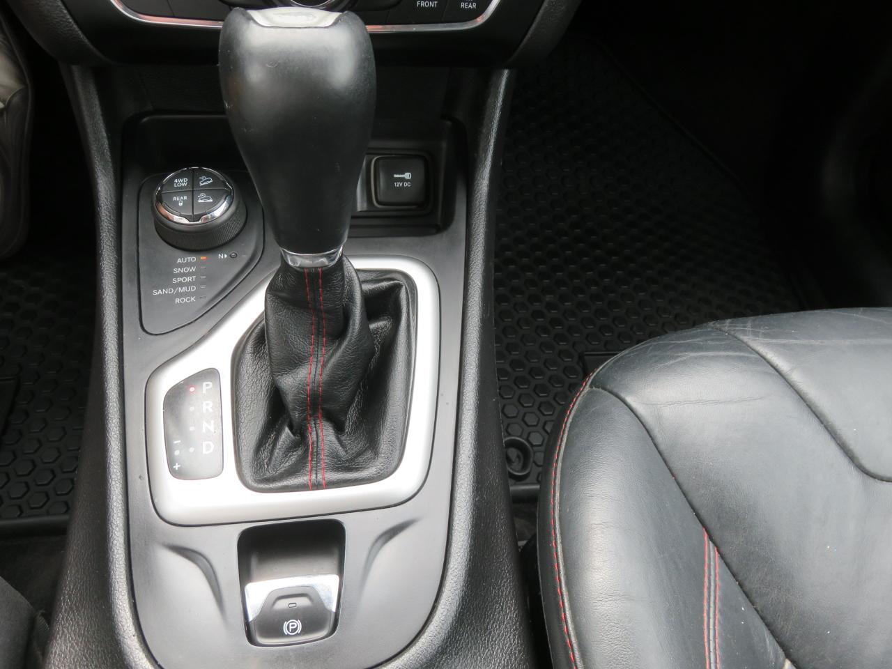 Jeep Cherokee 4WD 4dr Trailhawk 2015