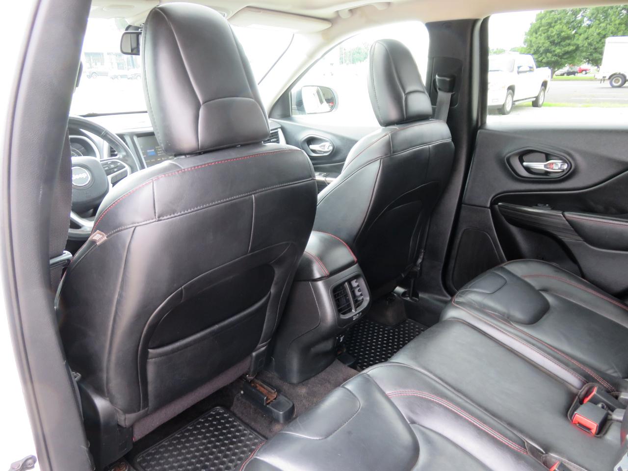 Jeep Cherokee 4WD 4dr Trailhawk 2015