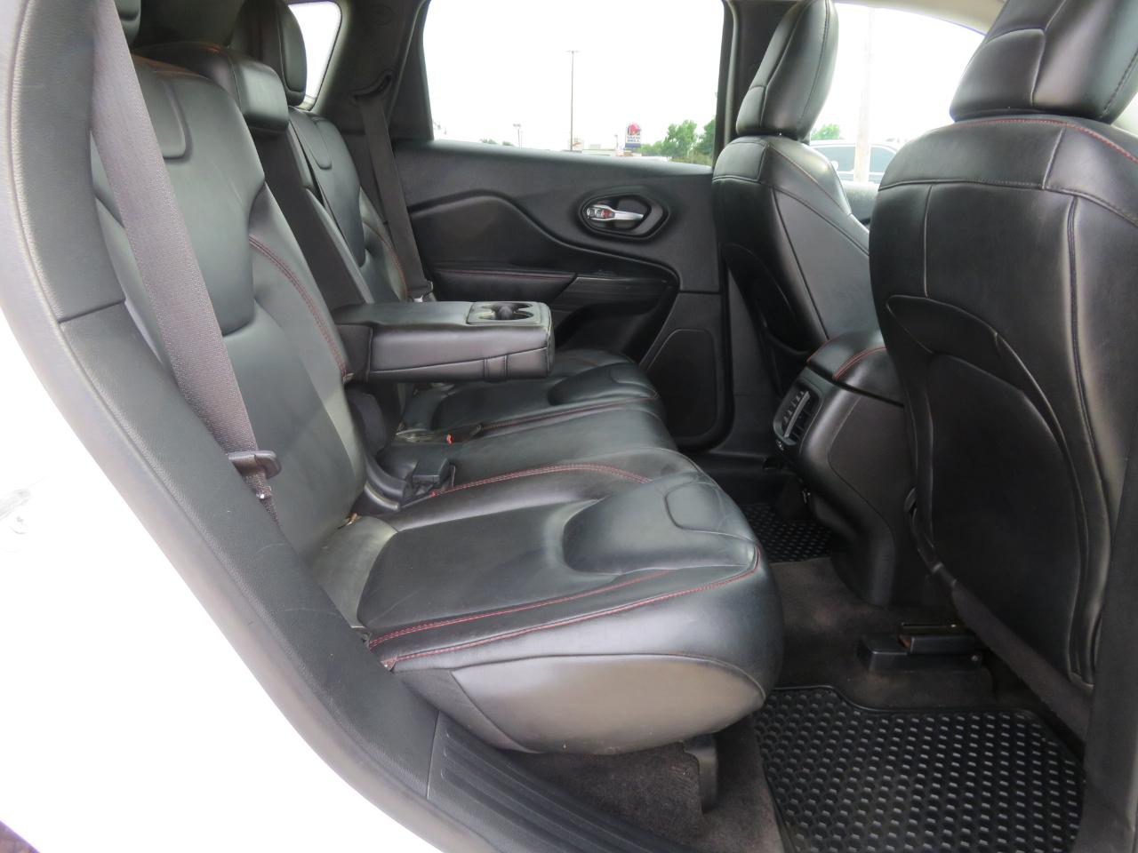 Jeep Cherokee 4WD 4dr Trailhawk 2015