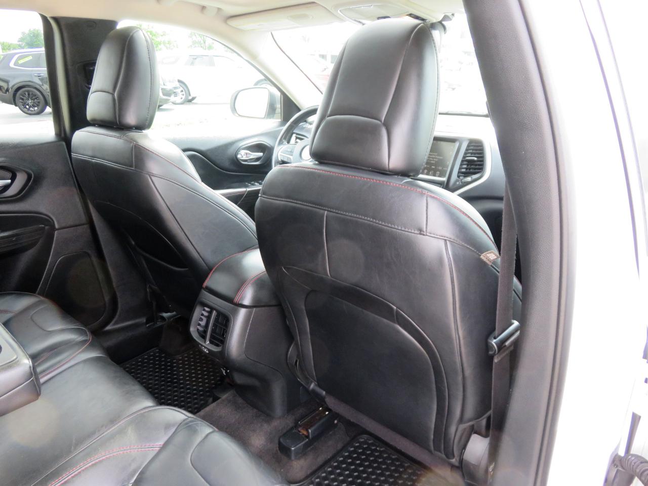 Jeep Cherokee 4WD 4dr Trailhawk 2015