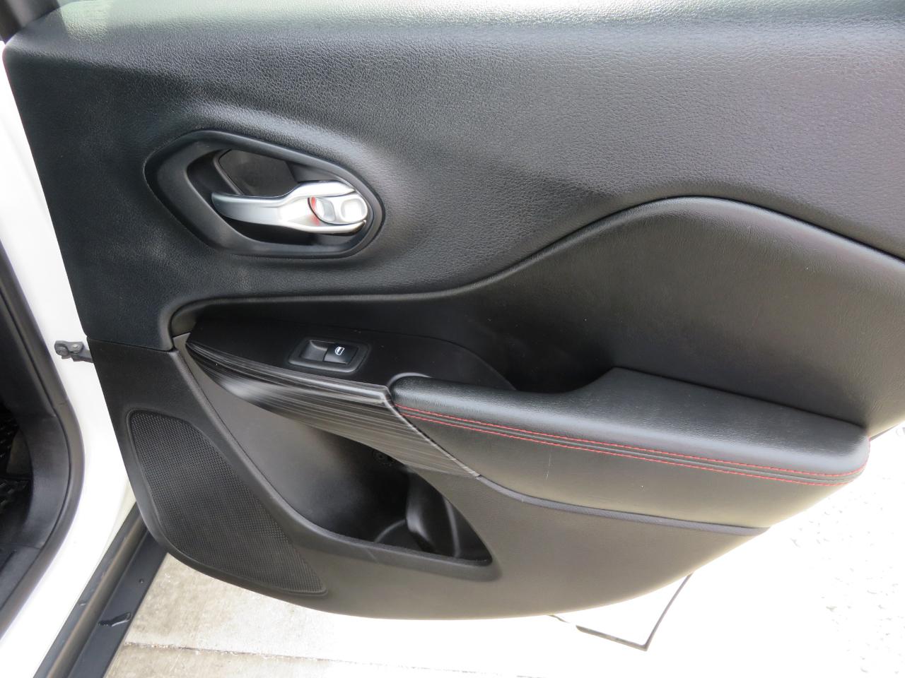 Jeep Cherokee 4WD 4dr Trailhawk 2015