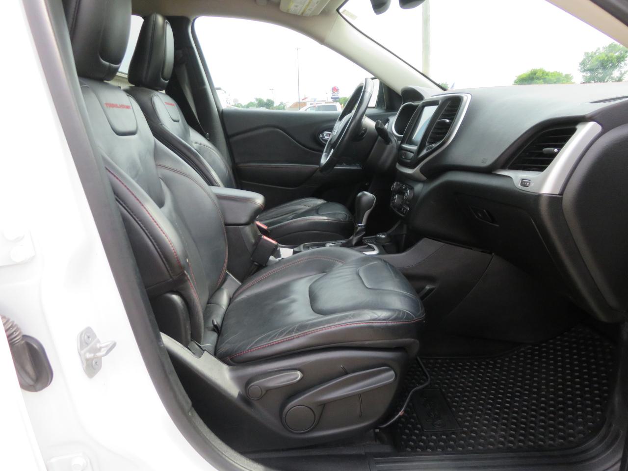 Jeep Cherokee 4WD 4dr Trailhawk 2015
