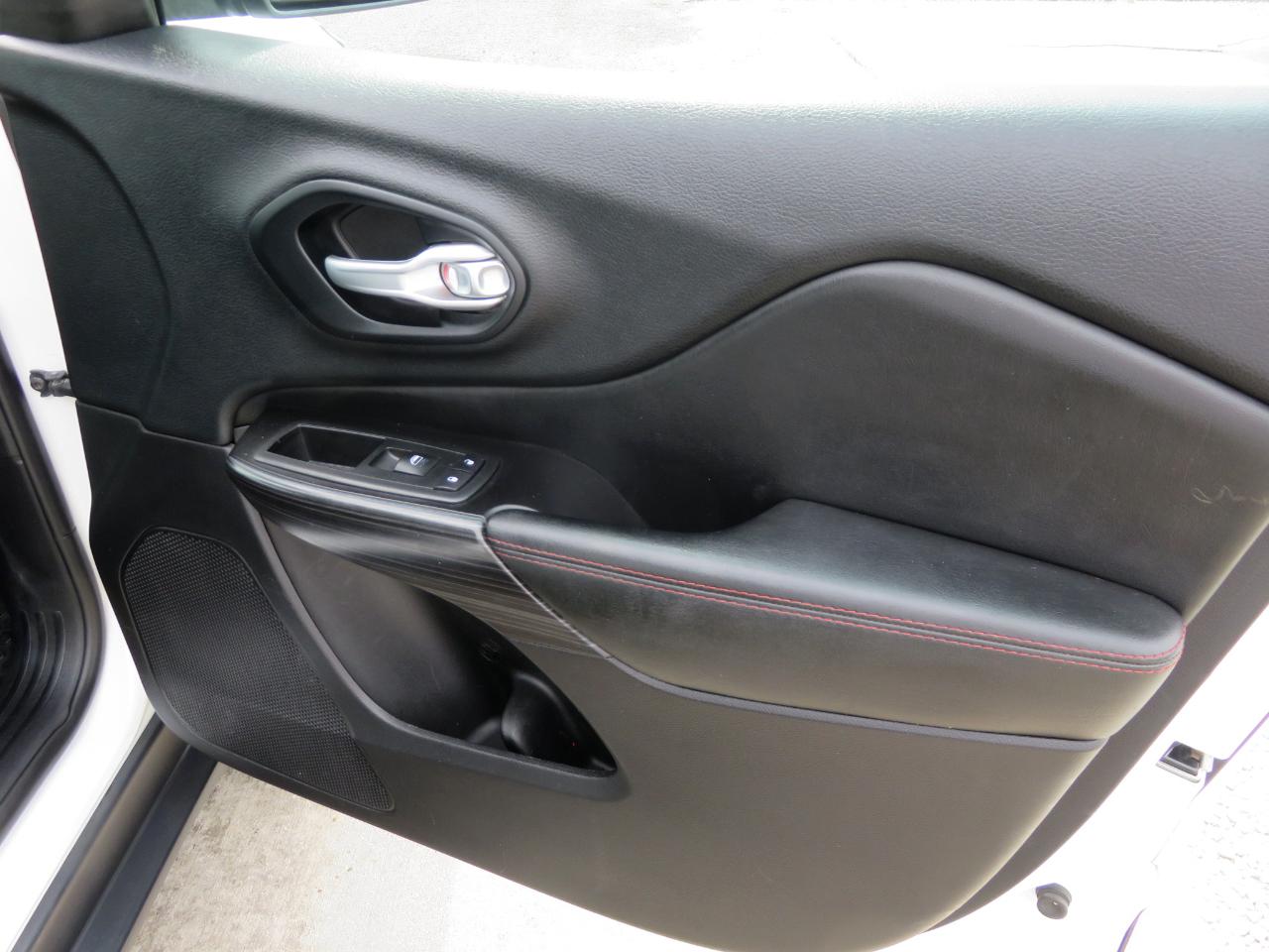 Jeep Cherokee 4WD 4dr Trailhawk 2015