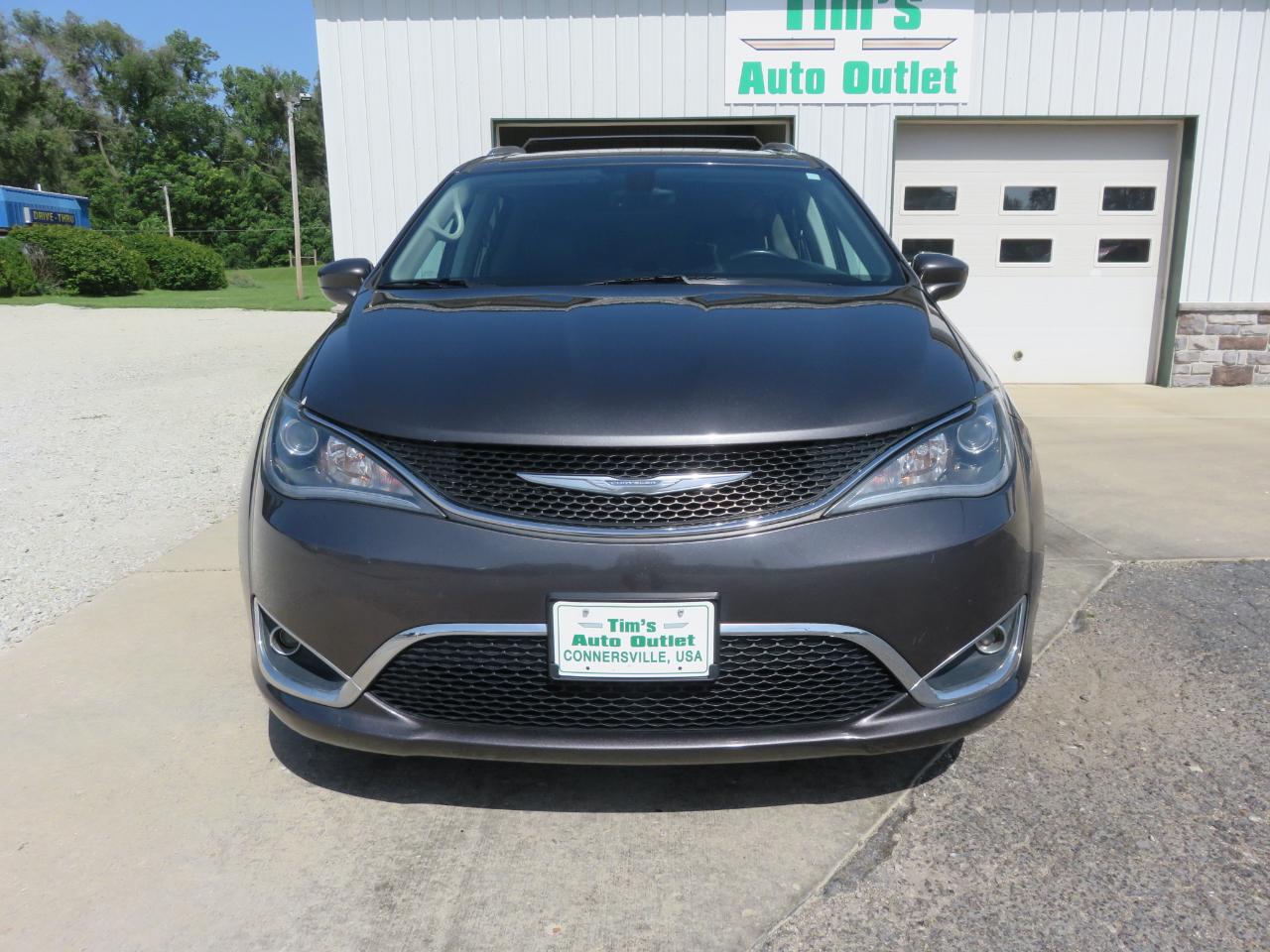 Chrysler Pacifica Touring-L Plus FWD 2017