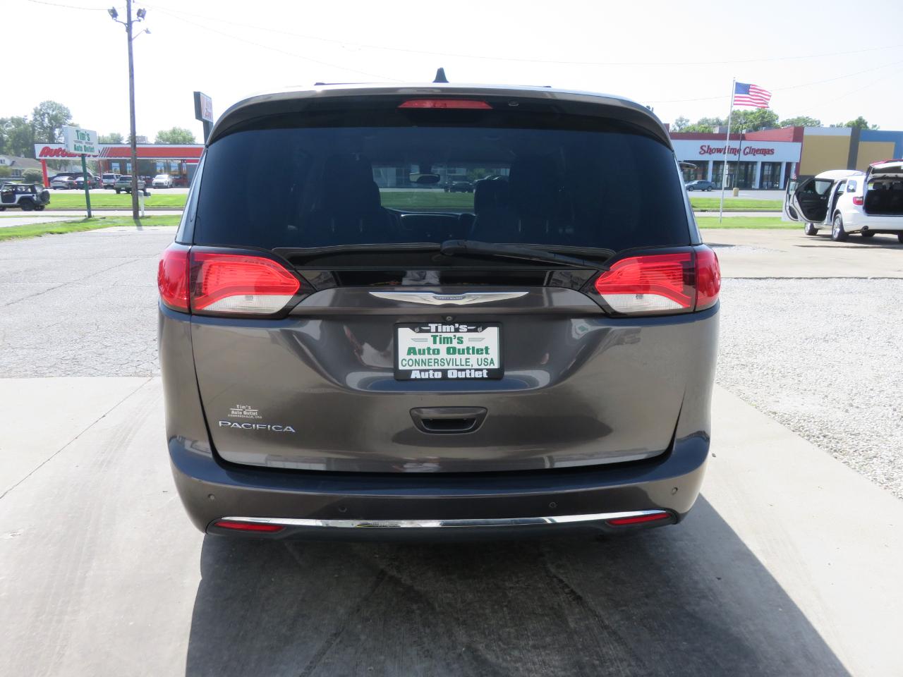 Chrysler Pacifica Touring-L Plus FWD 2017