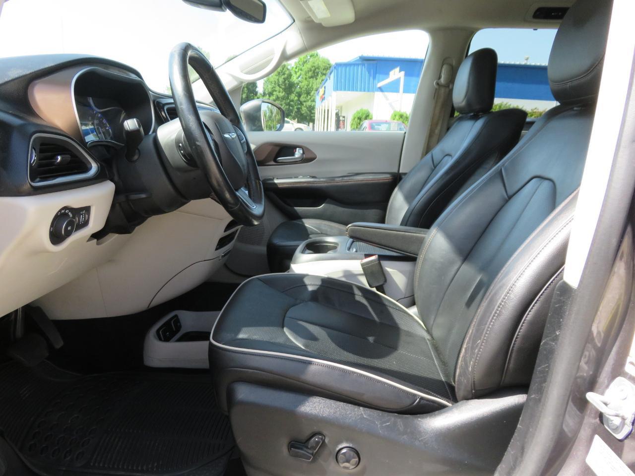 Chrysler Pacifica Touring-L Plus FWD 2017