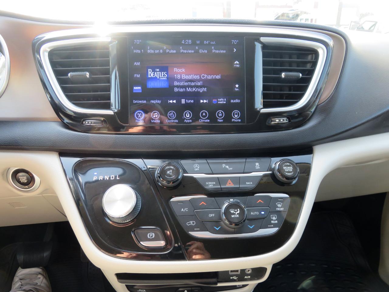Chrysler Pacifica Touring-L Plus FWD 2017