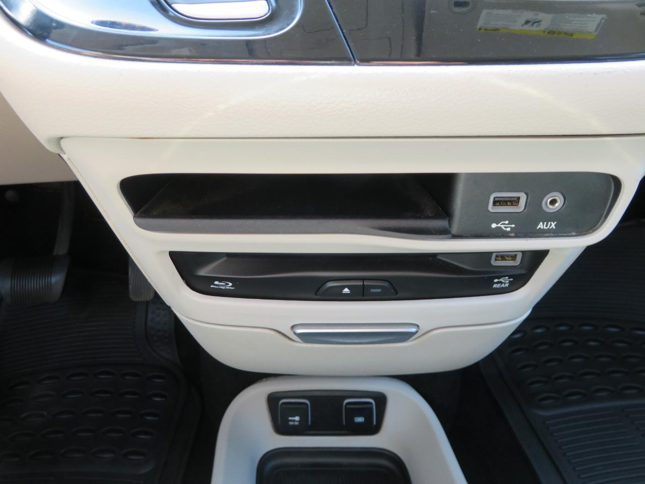 Chrysler Pacifica Touring-L Plus FWD 2017