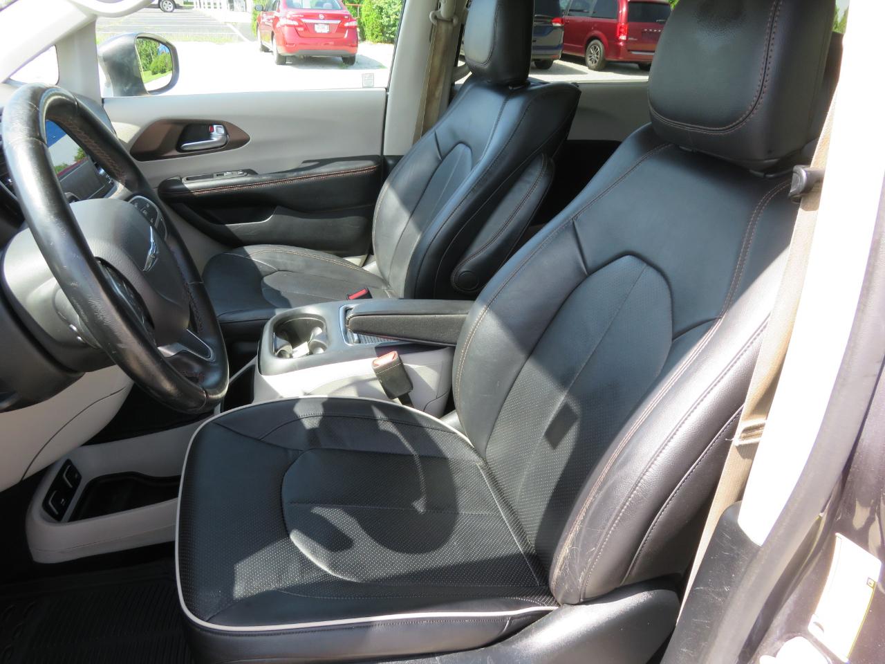 Chrysler Pacifica Touring-L Plus FWD 2017