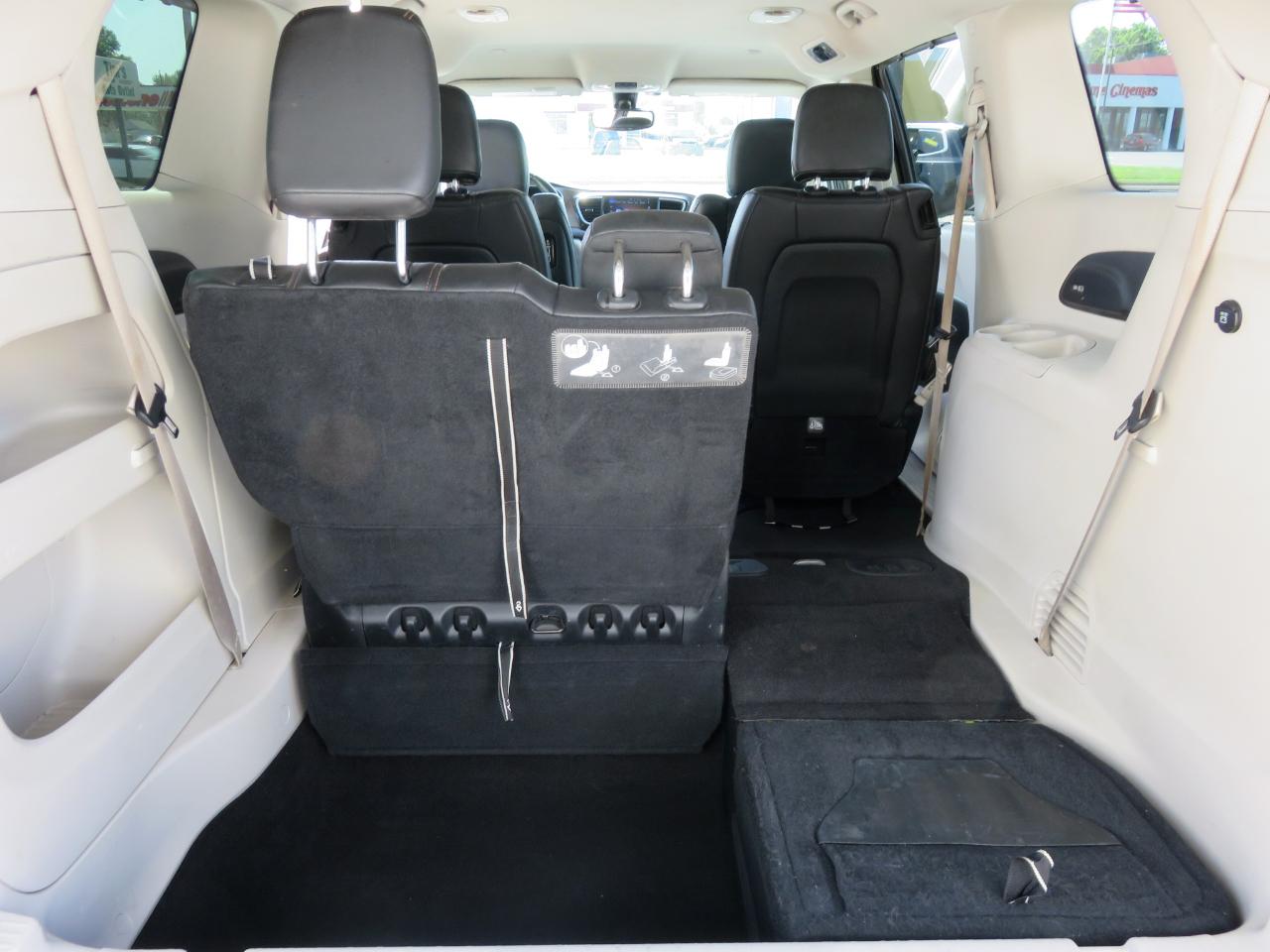Chrysler Pacifica Touring-L Plus FWD 2017