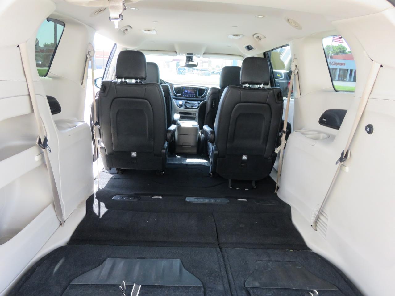 Chrysler Pacifica Touring-L Plus FWD 2017