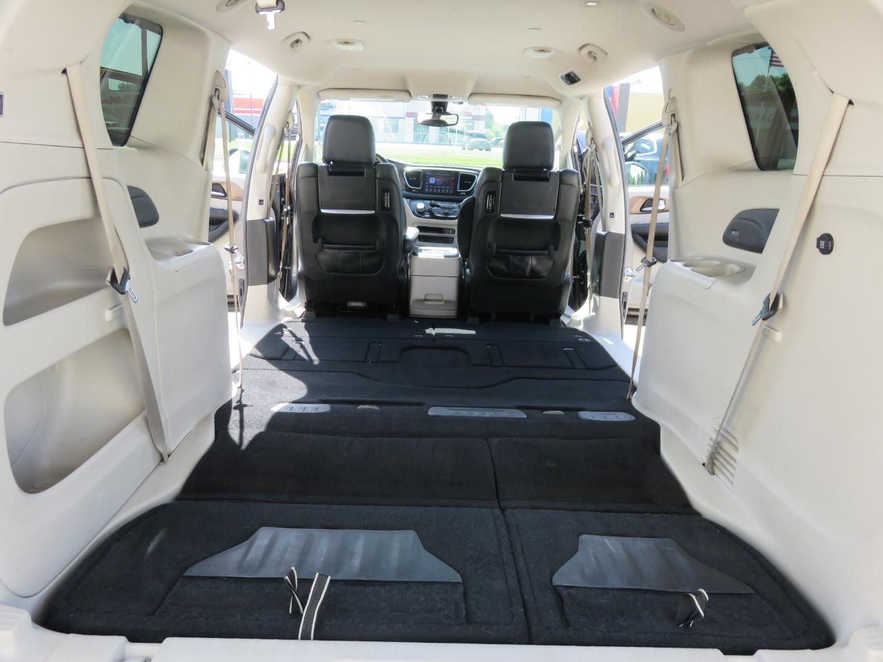 Chrysler Pacifica Touring-L Plus FWD 2017