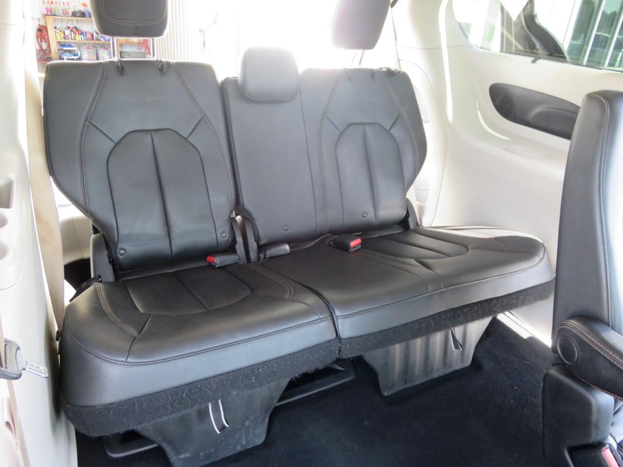 Chrysler Pacifica Touring-L Plus FWD 2017