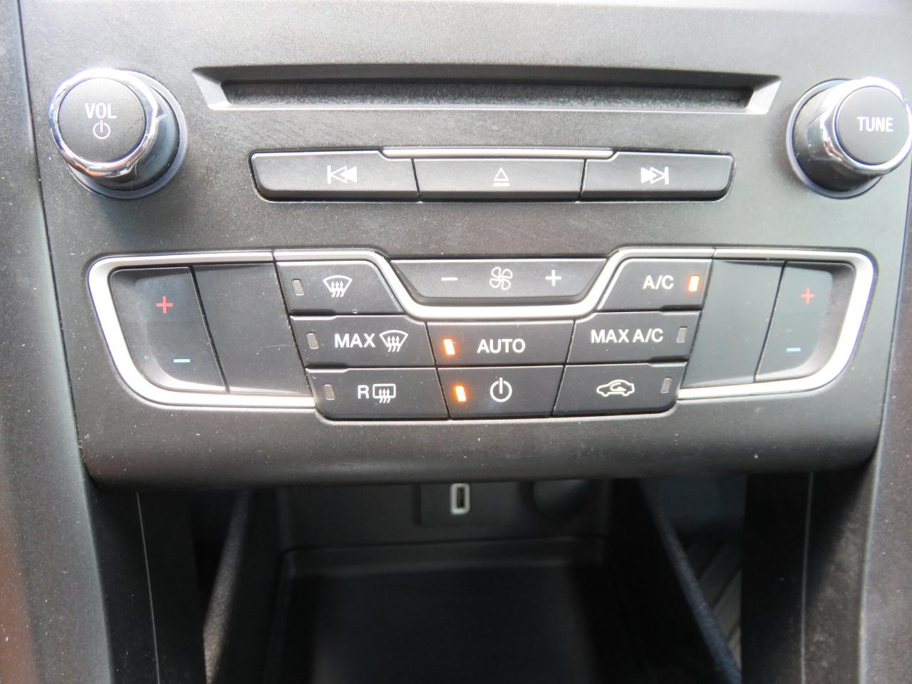 Ford Fusion SE FWD 2018