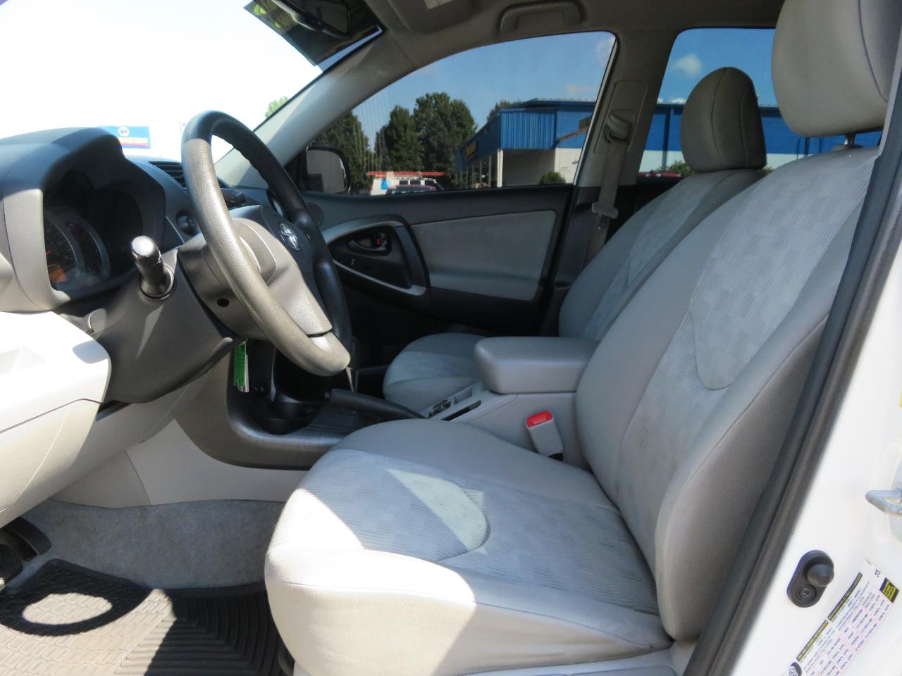 Toyota RAV4 4WD 4dr 4-cyl 4-Spd AT (Natl) 2010