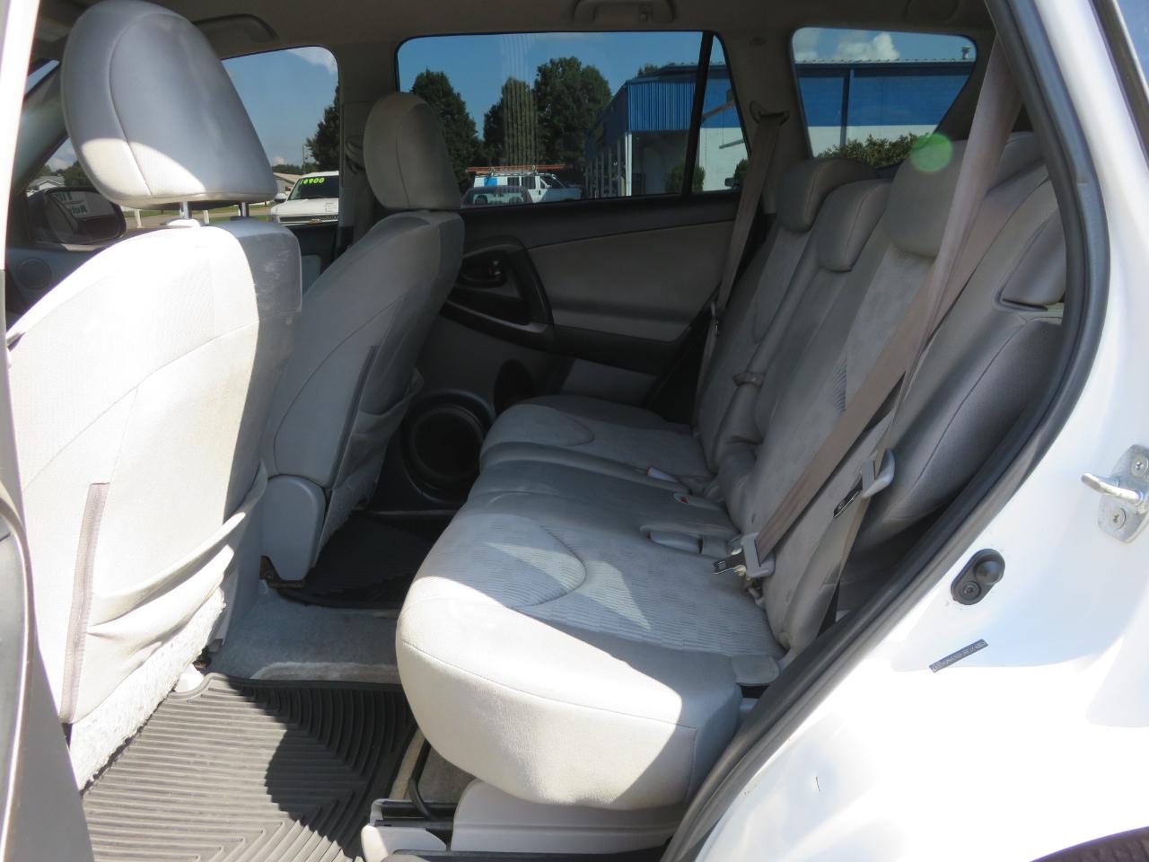 Toyota RAV4 4WD 4dr 4-cyl 4-Spd AT (Natl) 2010