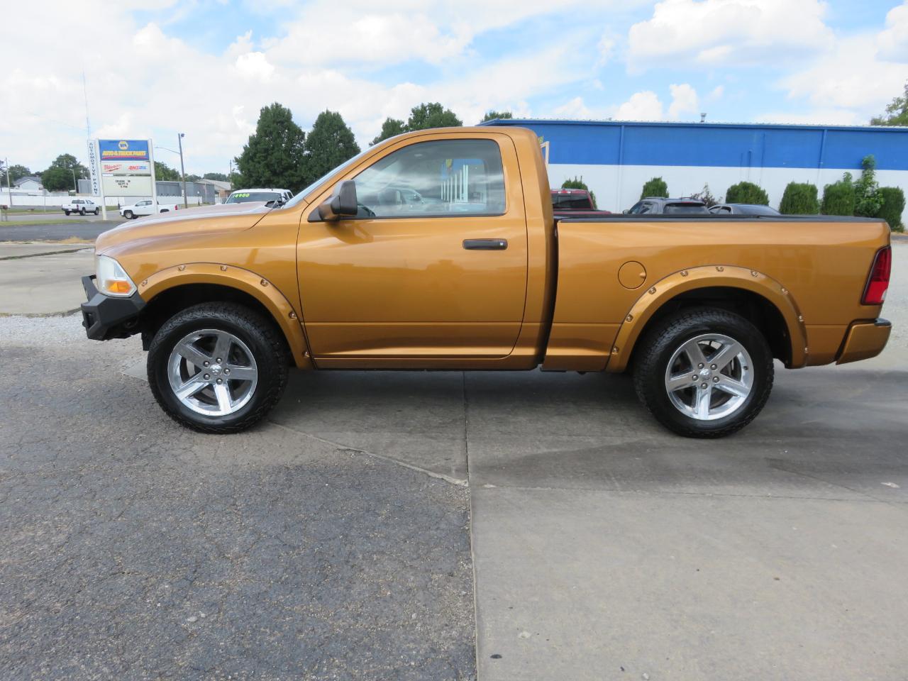 RAM 1500 4WD Reg Cab 120.5" Express 2012