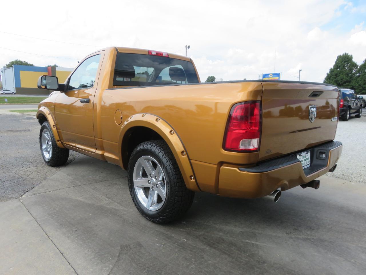 RAM 1500 4WD Reg Cab 120.5" Express 2012