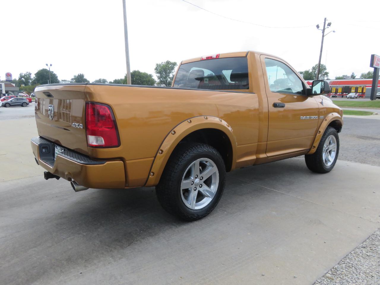 RAM 1500 4WD Reg Cab 120.5" Express 2012