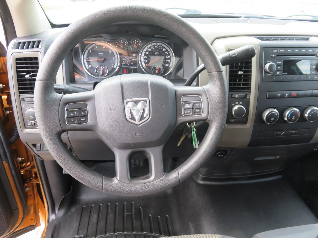 RAM 1500 4WD Reg Cab 120.5" Express 2012