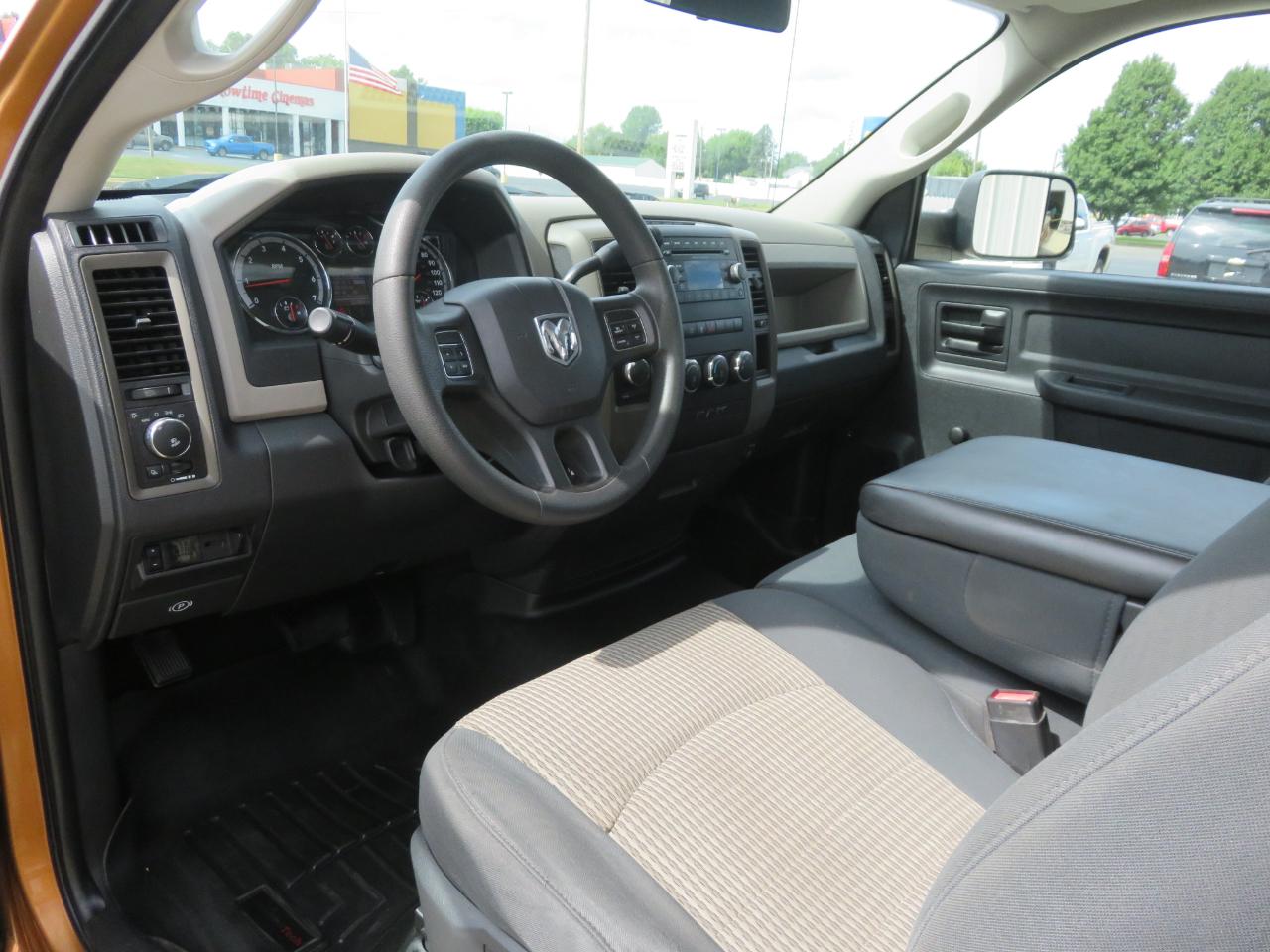 RAM 1500 4WD Reg Cab 120.5" Express 2012