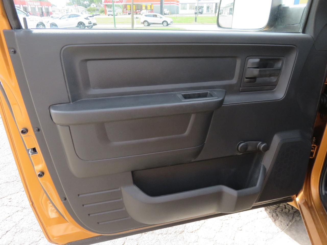 RAM 1500 4WD Reg Cab 120.5" Express 2012