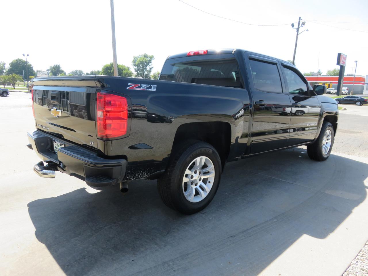 Chevrolet Silverado 1500 4WD Crew Cab 143.5" LT w/2LT 2016