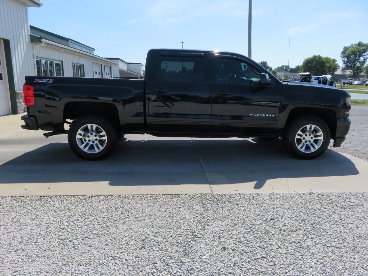 Chevrolet Silverado 1500 4WD Crew Cab 143.5" LT w/2LT 2016