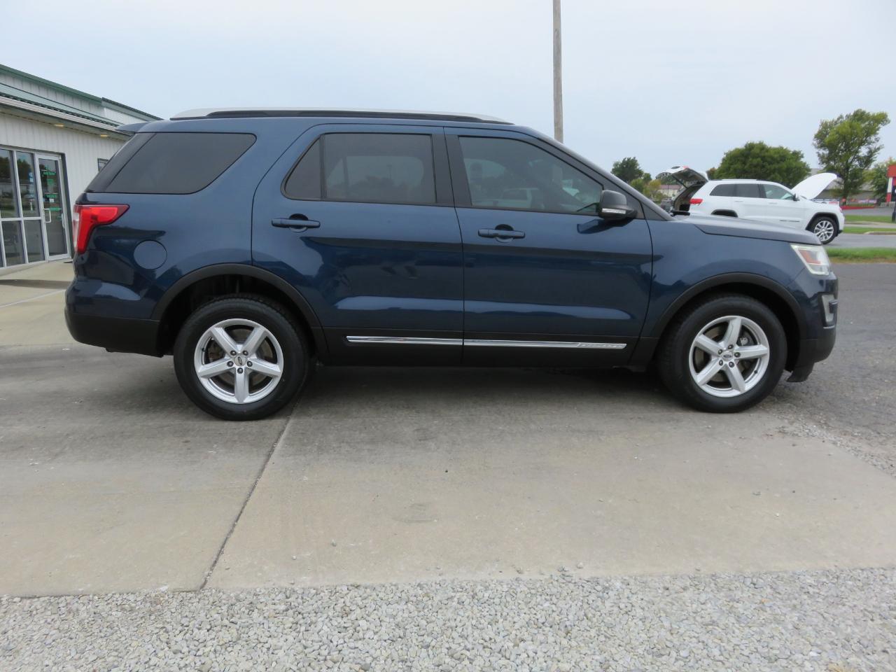 Ford Explorer 4WD 4dr XLT 2016