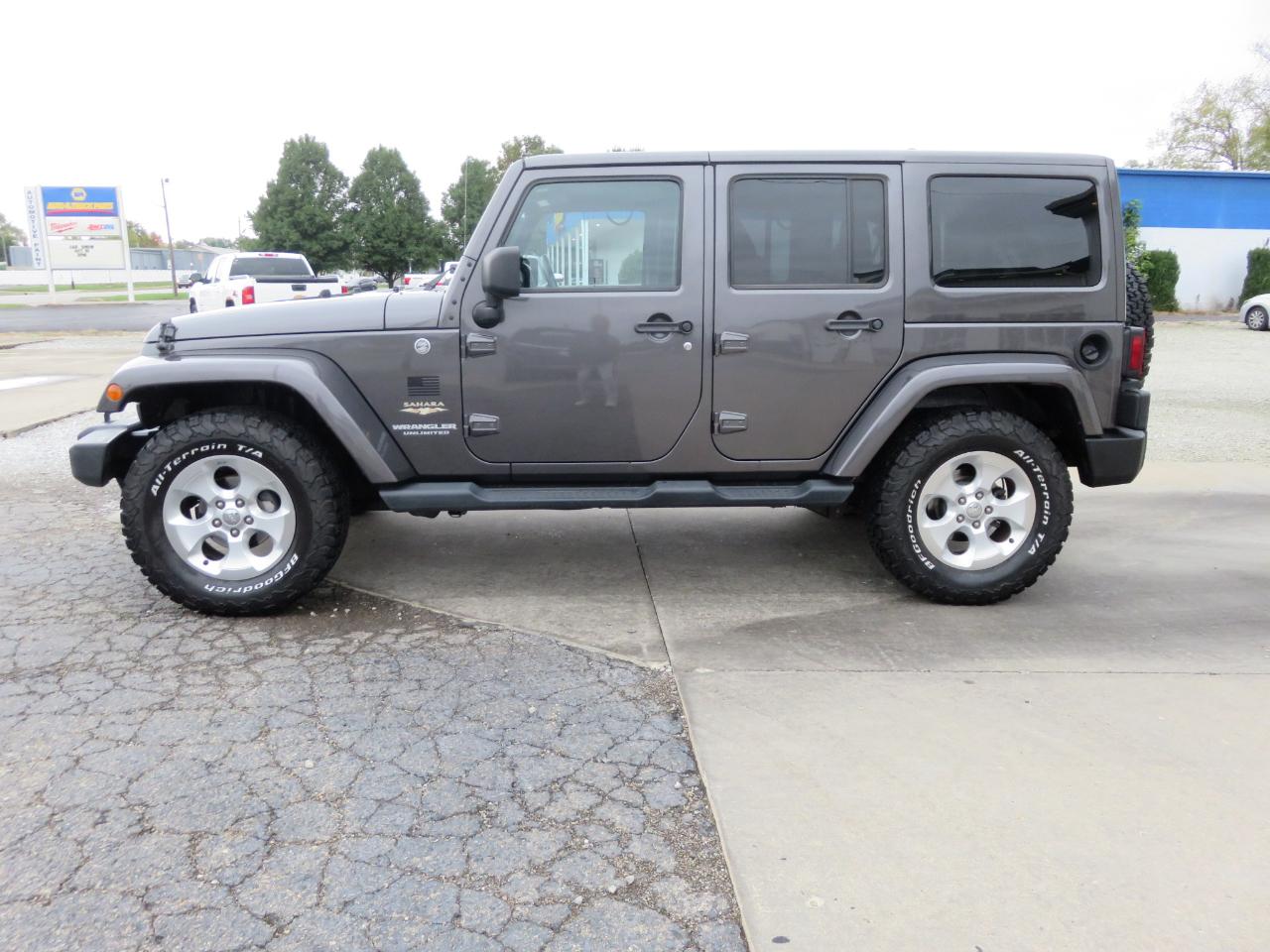 Jeep Wrangler Unlimited 4WD 4dr Sahara 2014