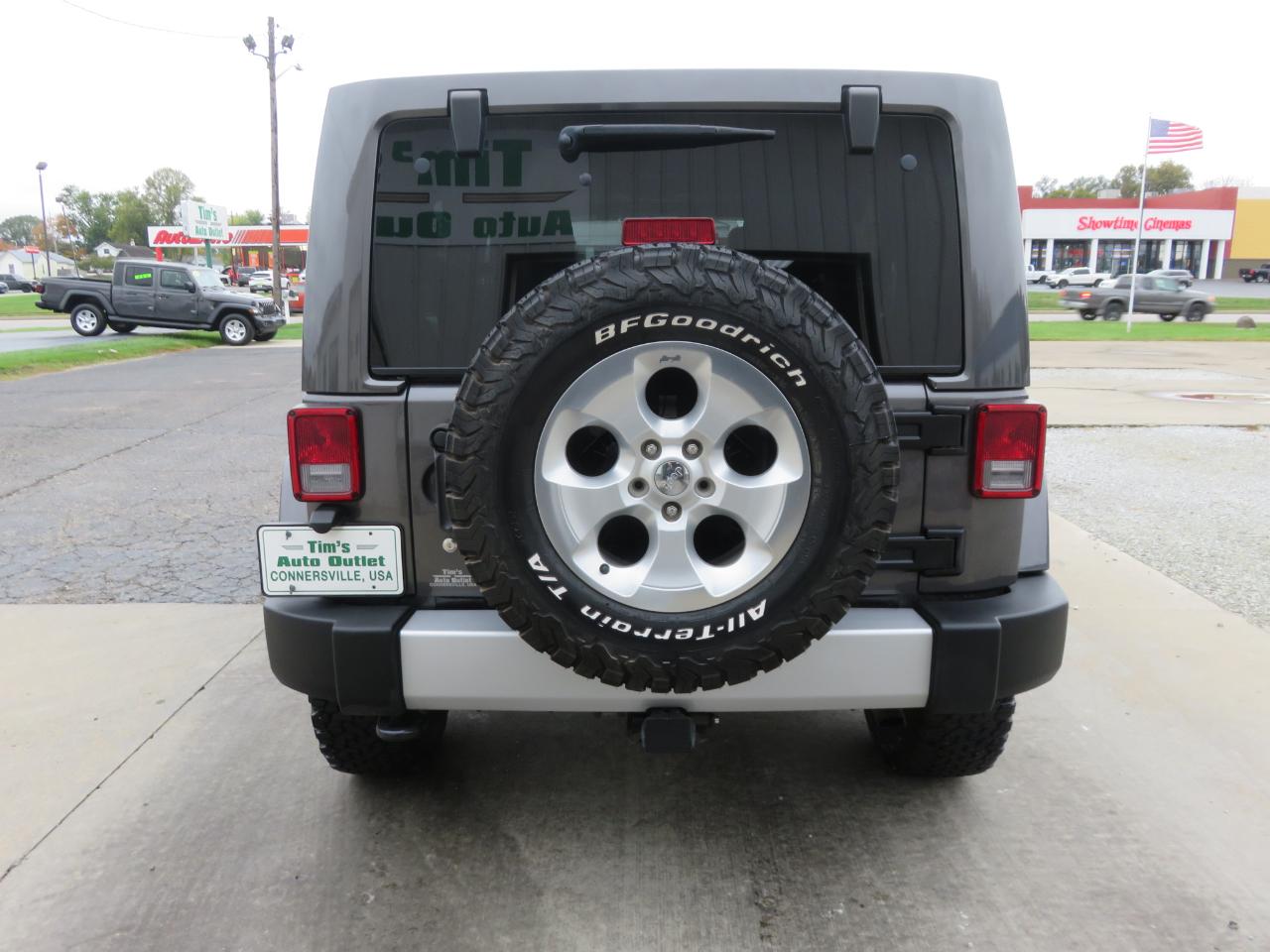 Jeep Wrangler Unlimited 4WD 4dr Sahara 2014