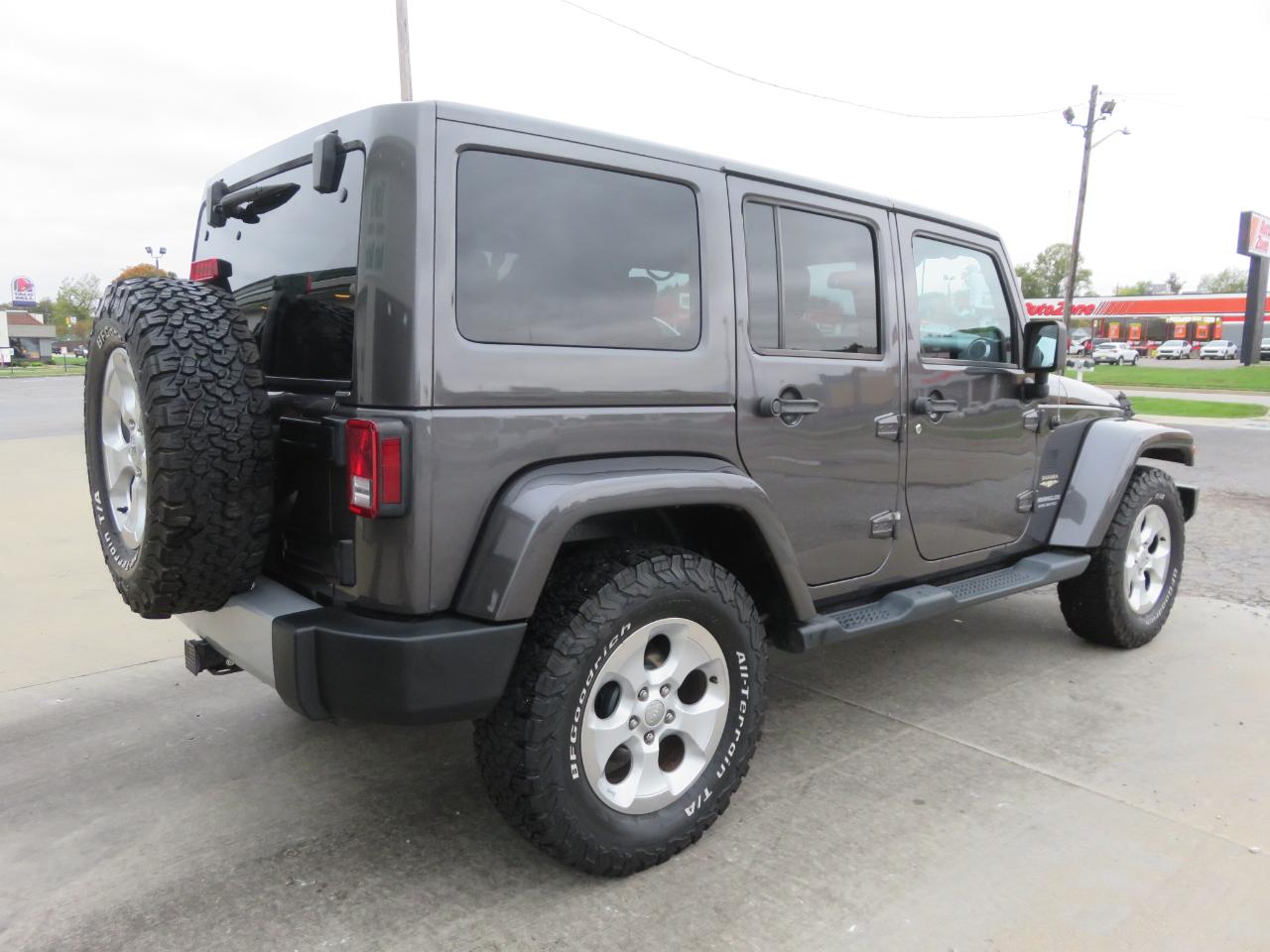 Jeep Wrangler Unlimited 4WD 4dr Sahara 2014