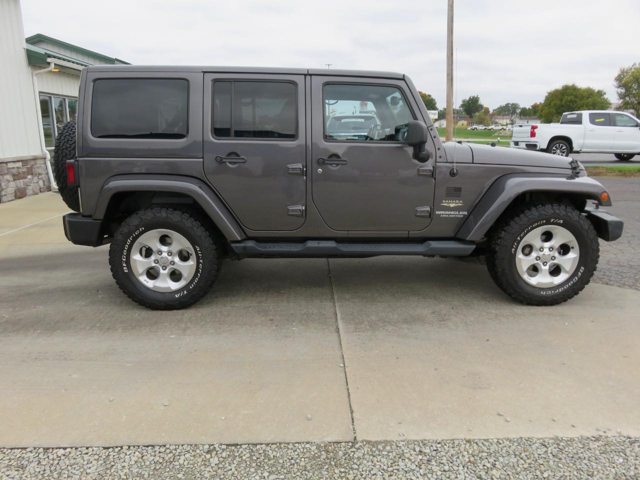 Jeep Wrangler Unlimited 4WD 4dr Sahara 2014