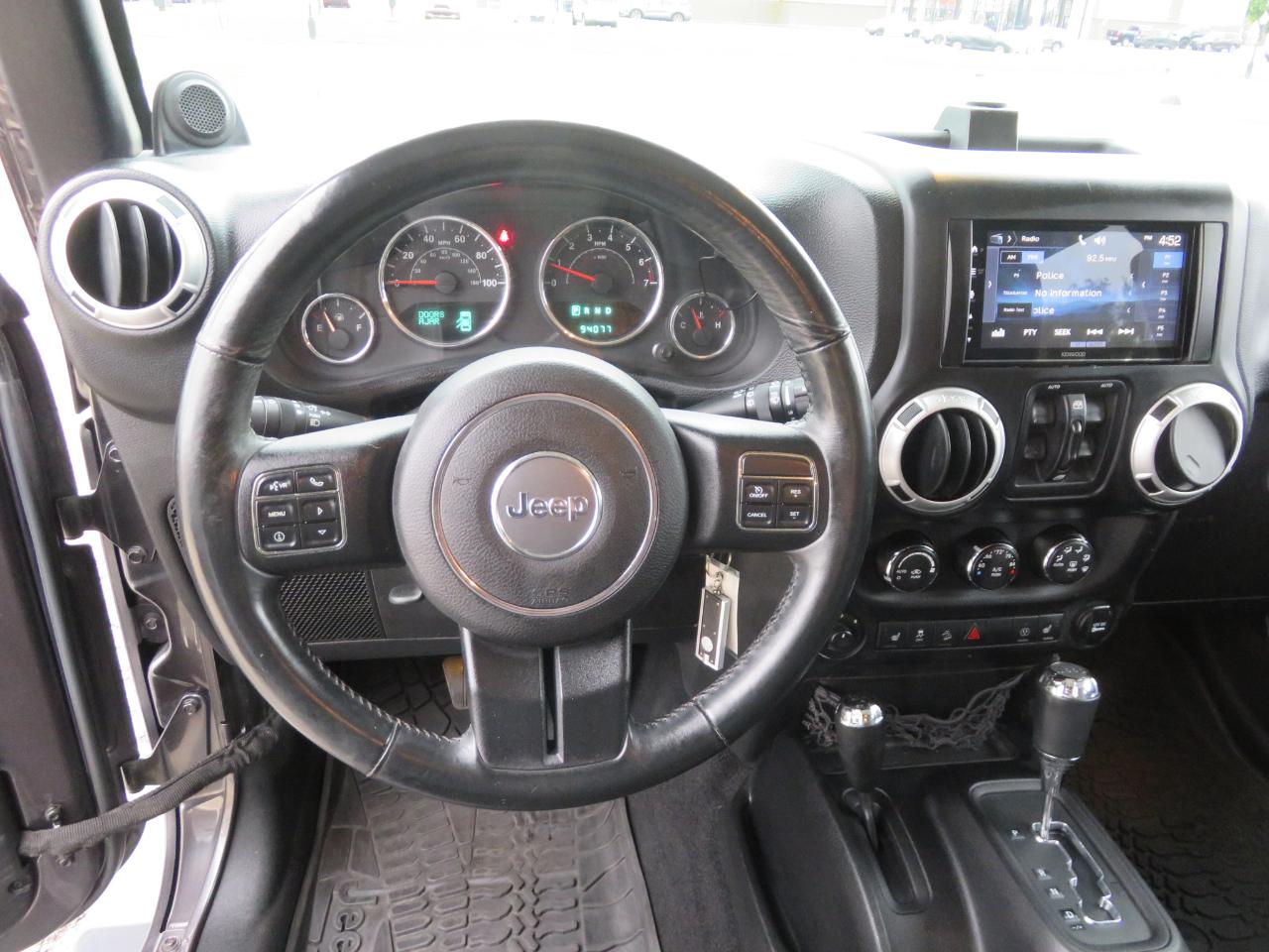 Jeep Wrangler Unlimited 4WD 4dr Sahara 2014