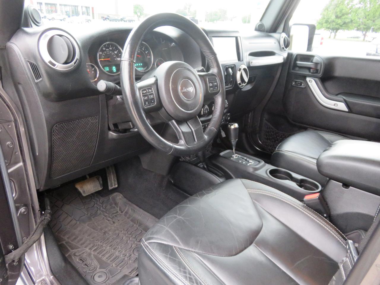 Jeep Wrangler Unlimited 4WD 4dr Sahara 2014