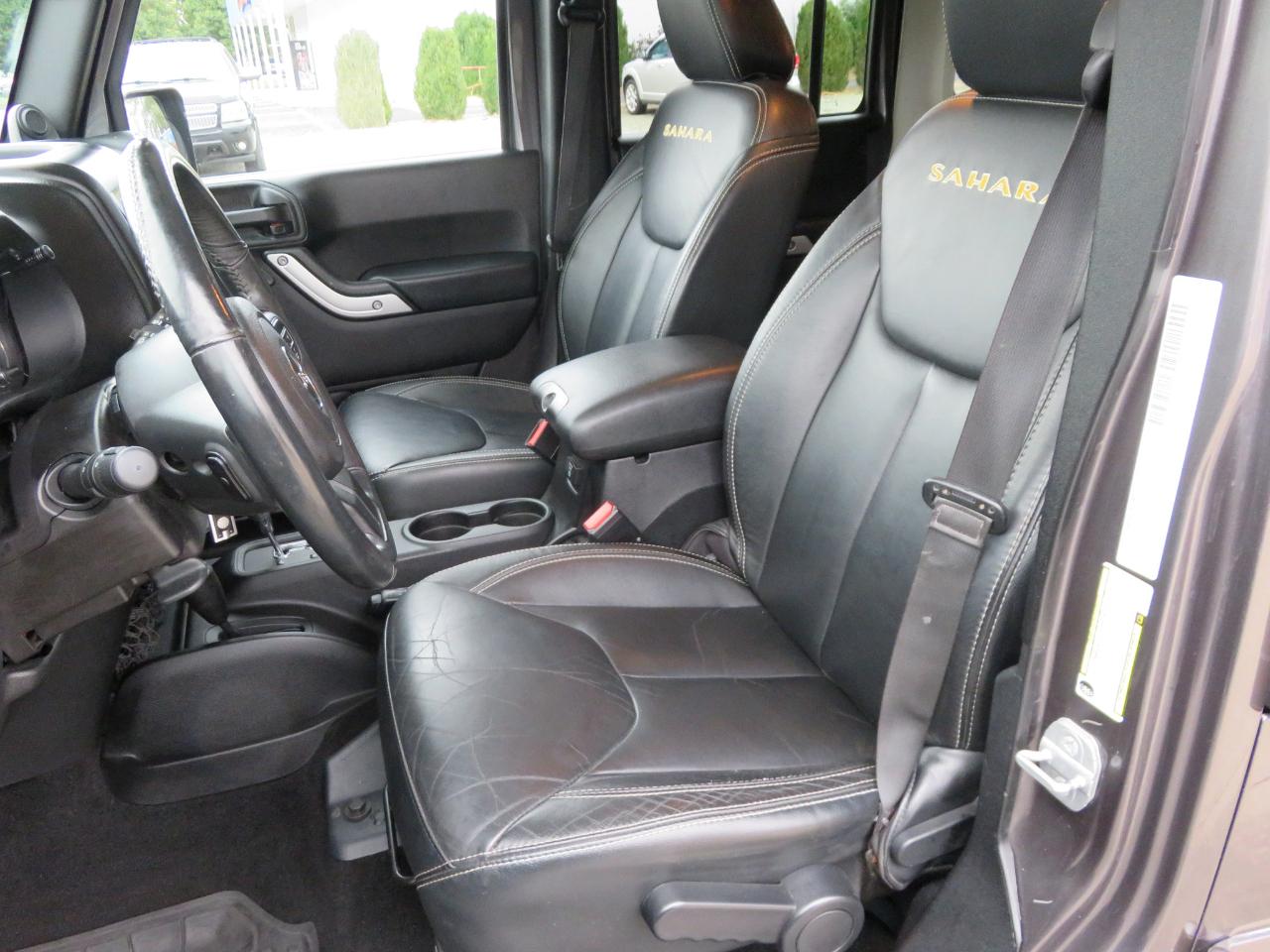 Jeep Wrangler Unlimited 4WD 4dr Sahara 2014