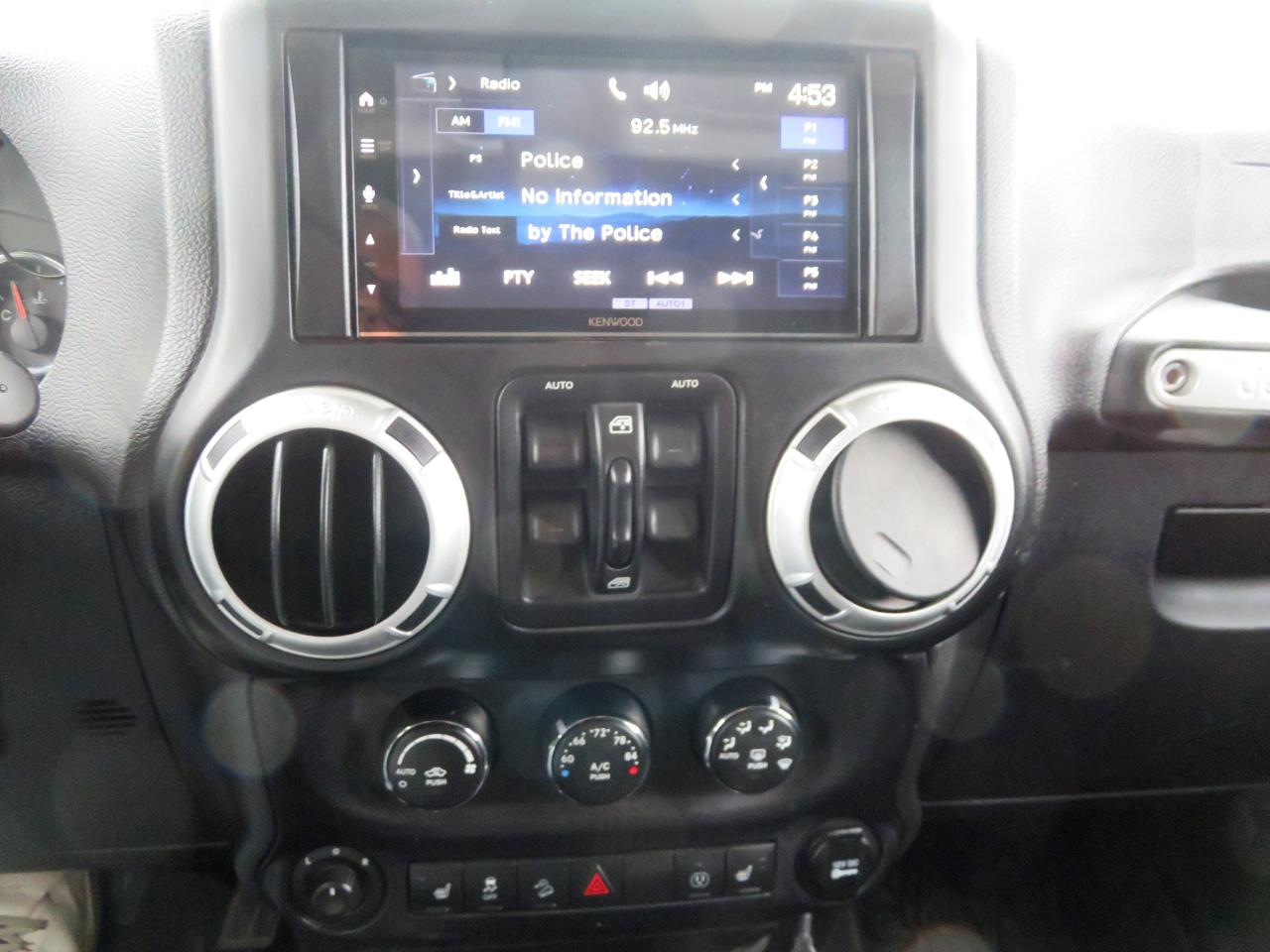 Jeep Wrangler Unlimited 4WD 4dr Sahara 2014