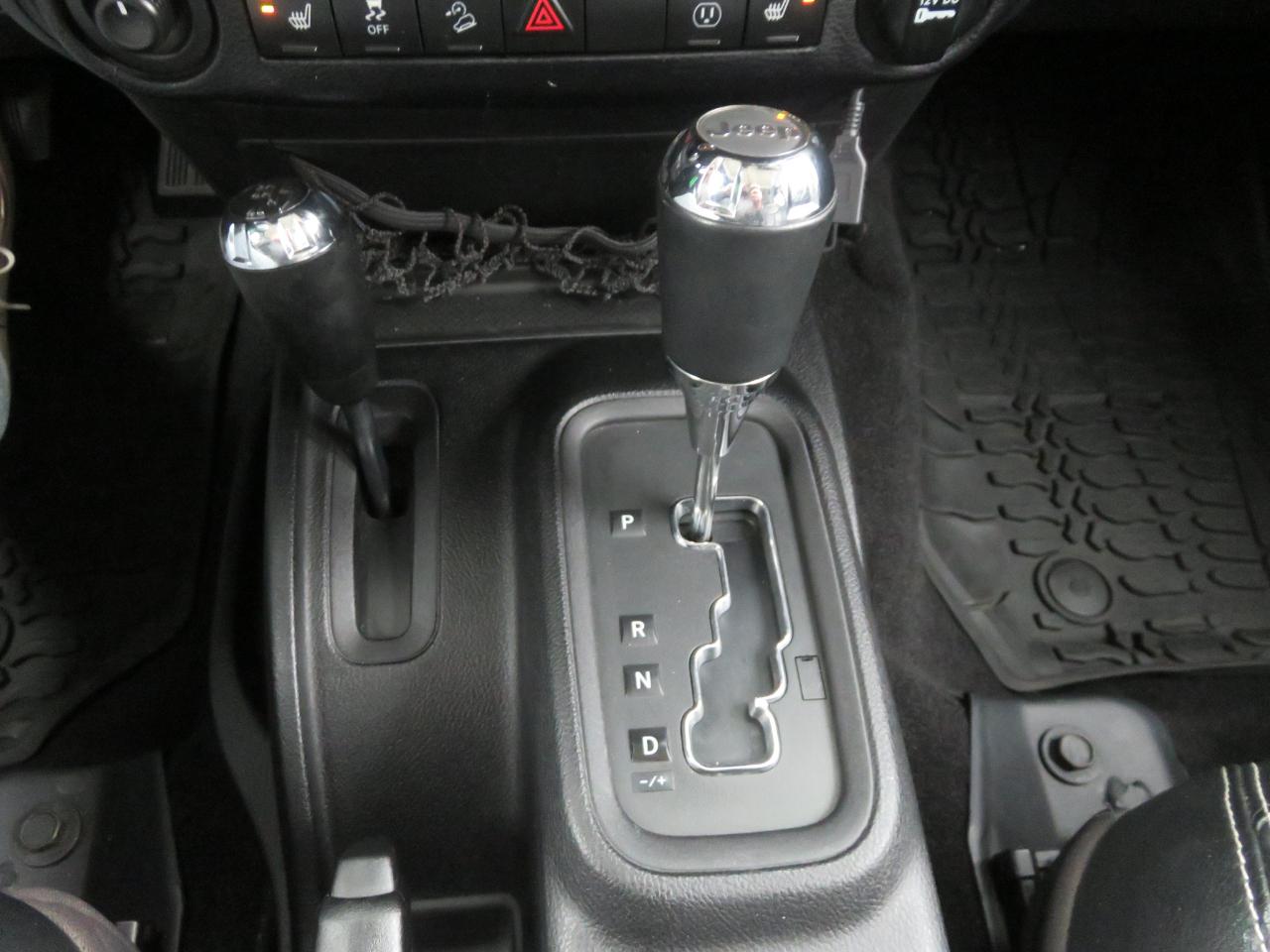 Jeep Wrangler Unlimited 4WD 4dr Sahara 2014
