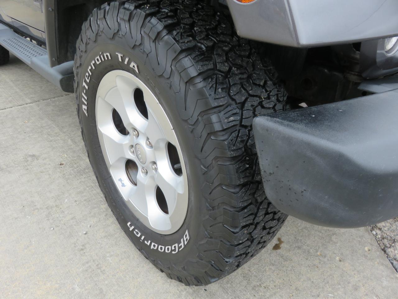 Jeep Wrangler Unlimited 4WD 4dr Sahara 2014
