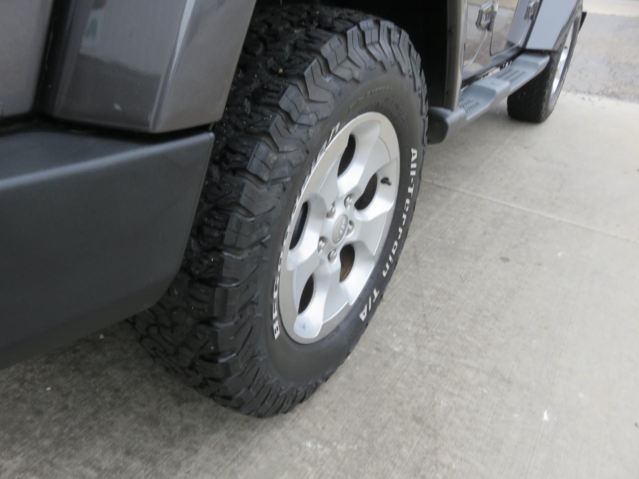 Jeep Wrangler Unlimited 4WD 4dr Sahara 2014