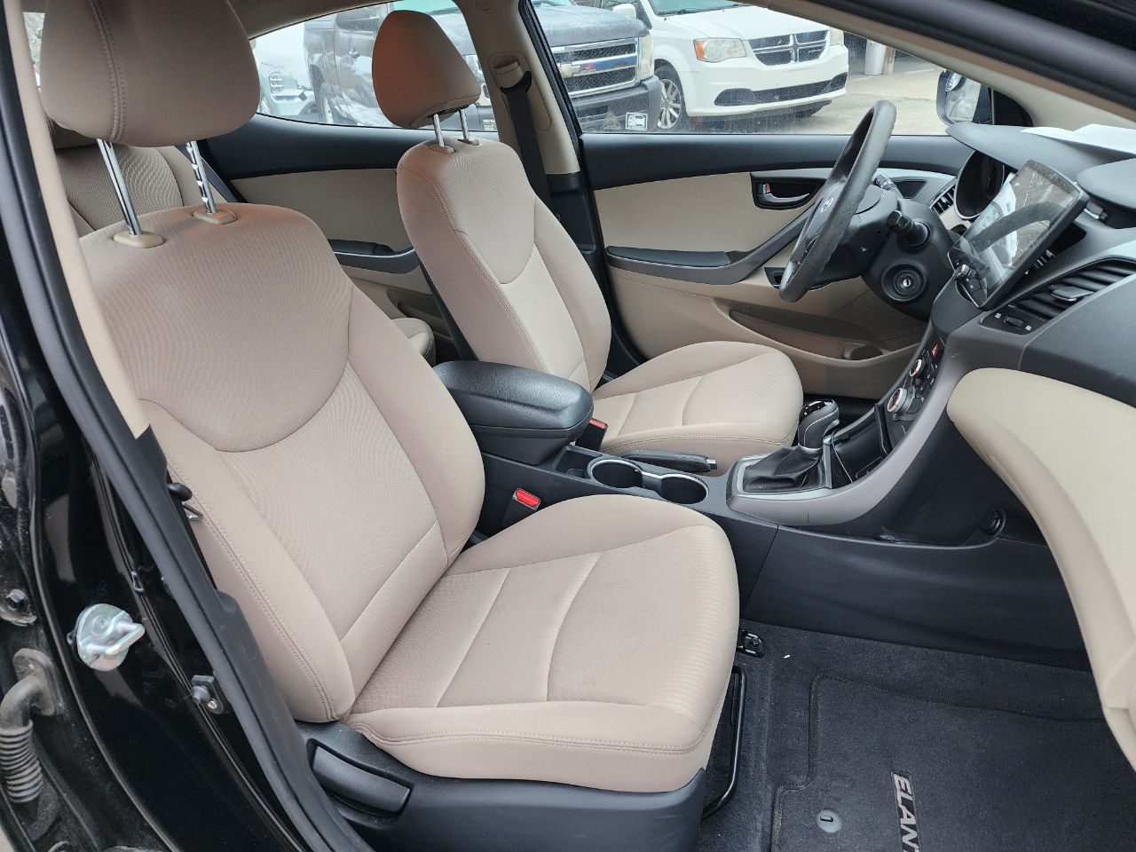 Hyundai Elantra SE 6AT 2016