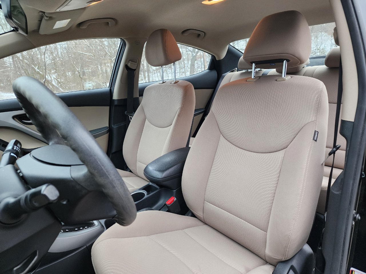 Hyundai Elantra SE 6AT 2016