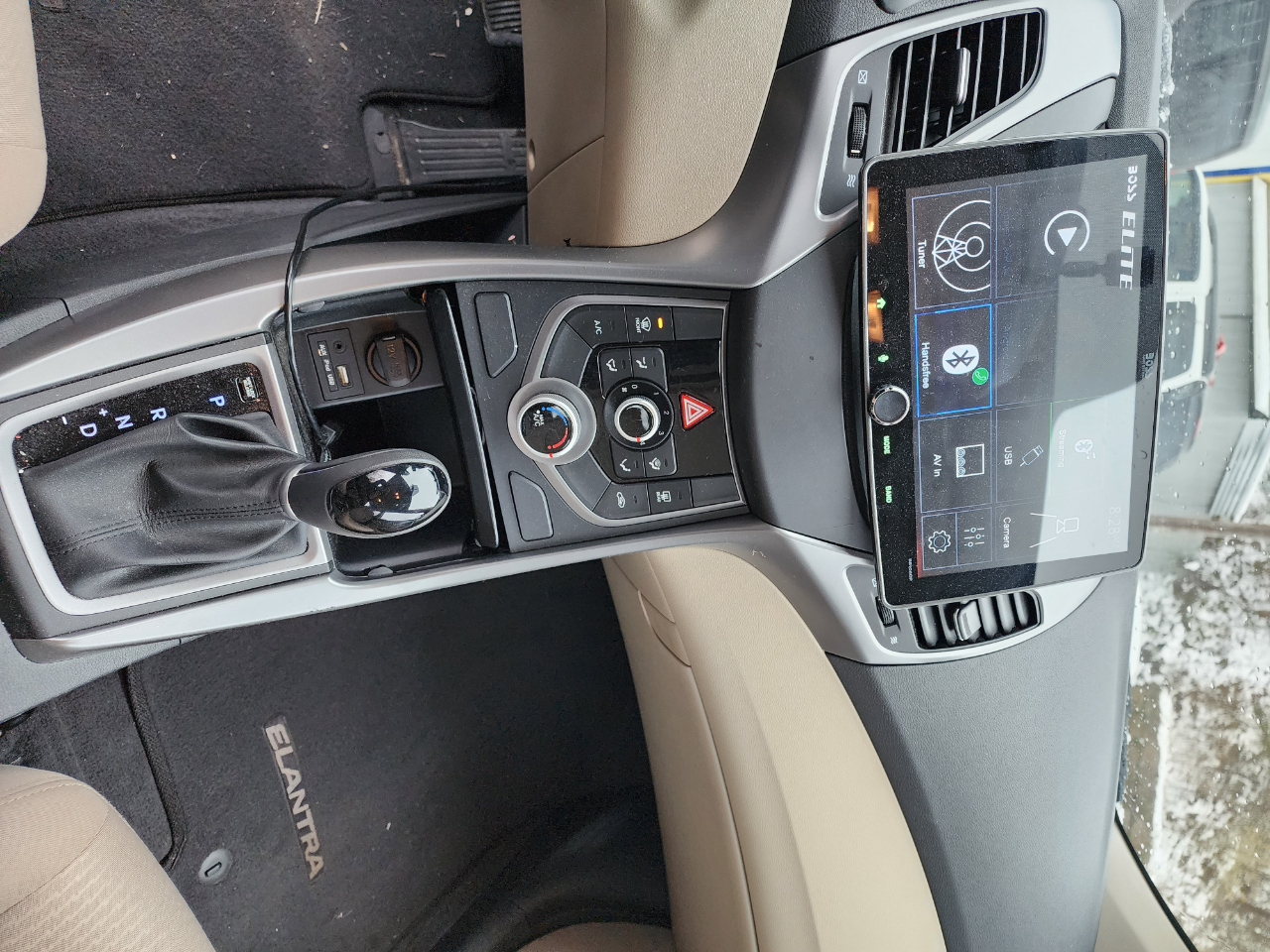 Hyundai Elantra SE 6AT 2016