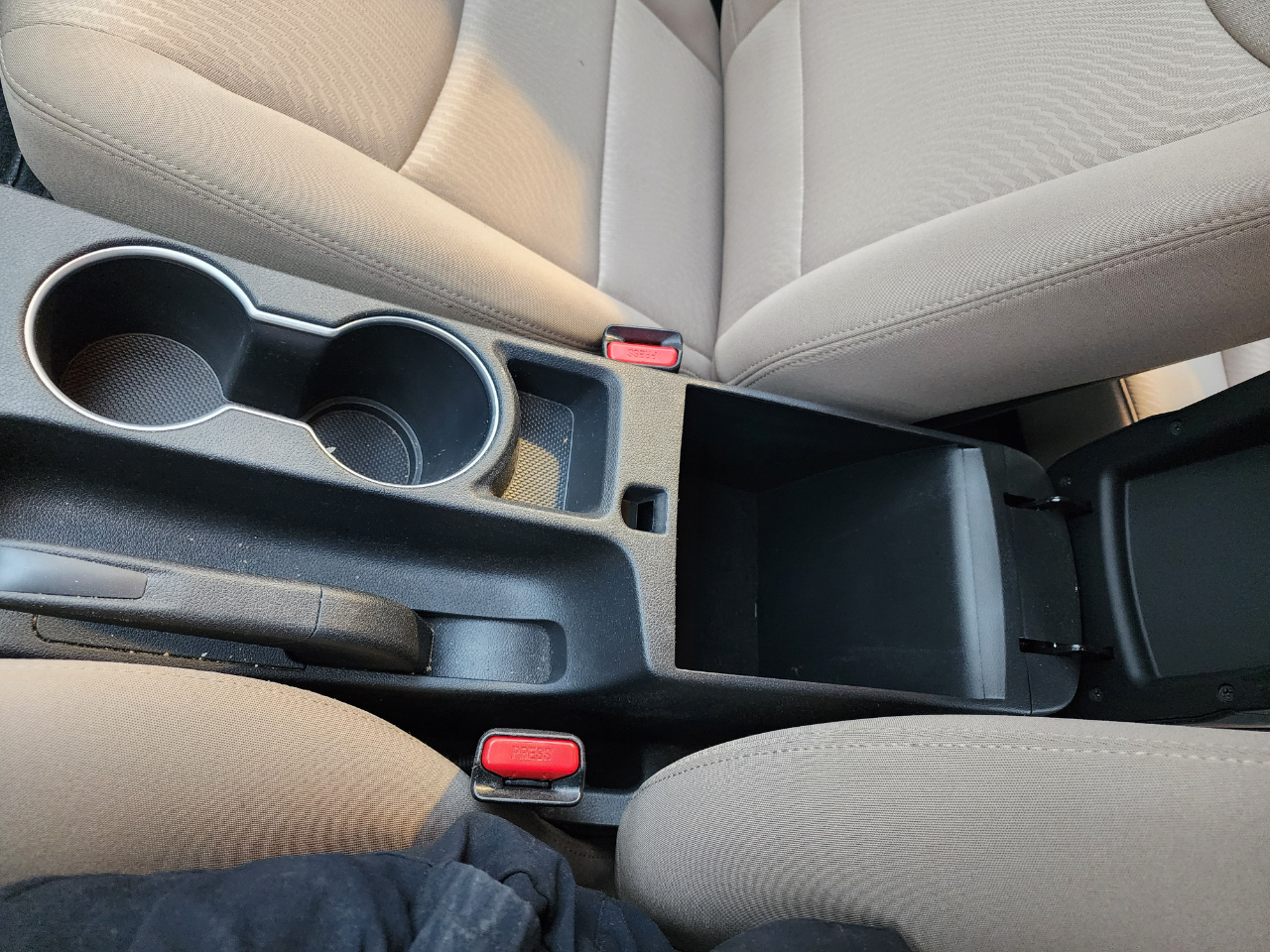 Hyundai Elantra SE 6AT 2016