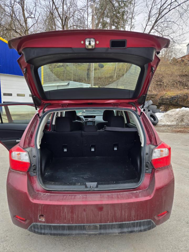 Subaru Impreza 2.0i Premium PZEV 5-Door 2016