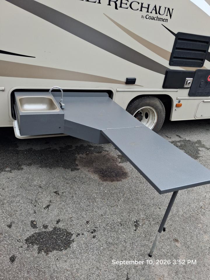 Coachmen Leprechaun  2019