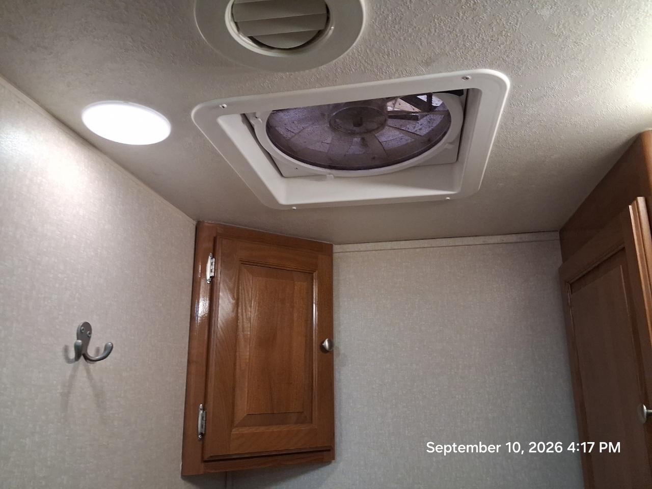 Coachmen Leprechaun  2019