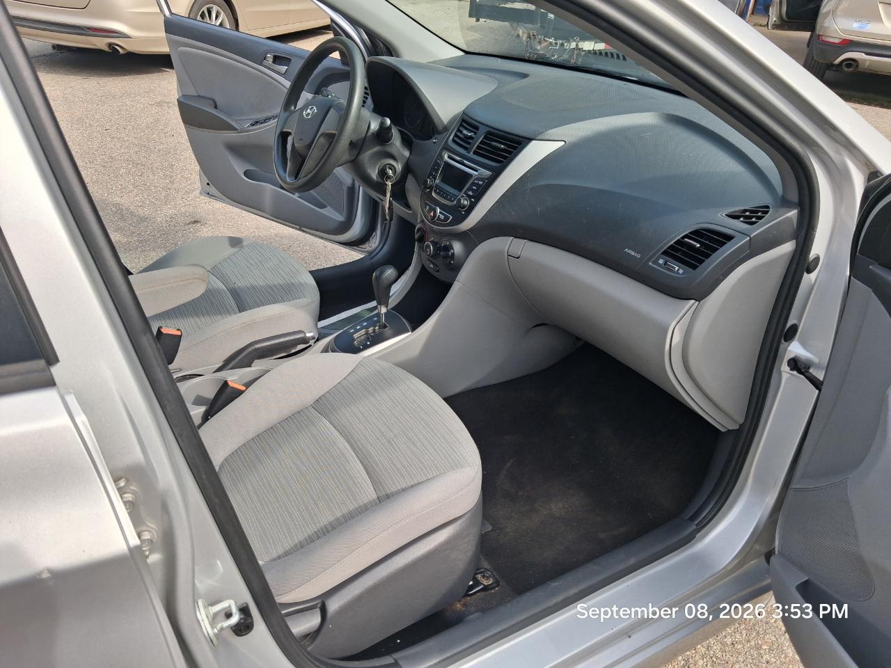 Hyundai Accent SE 4-Door 6A 2016