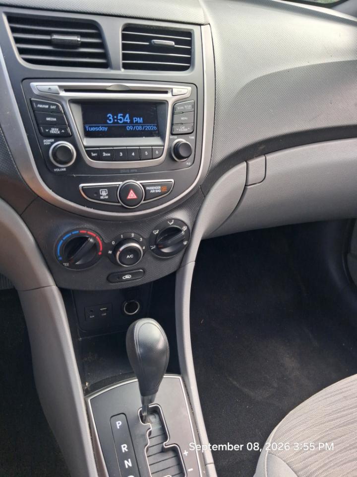 Hyundai Accent SE 4-Door 6A 2016